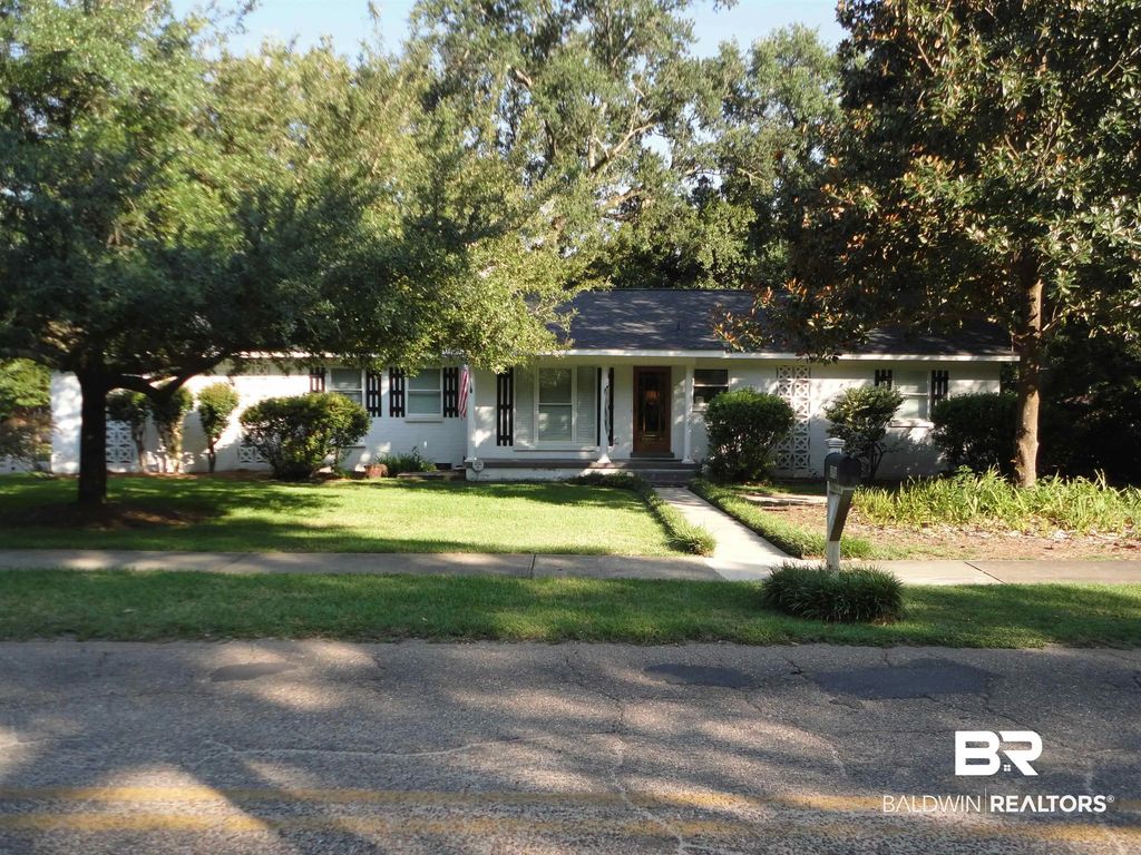 371 S Church Street, Fairhope