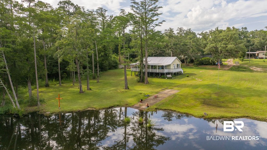 17696 Wayburn Road, Seminole