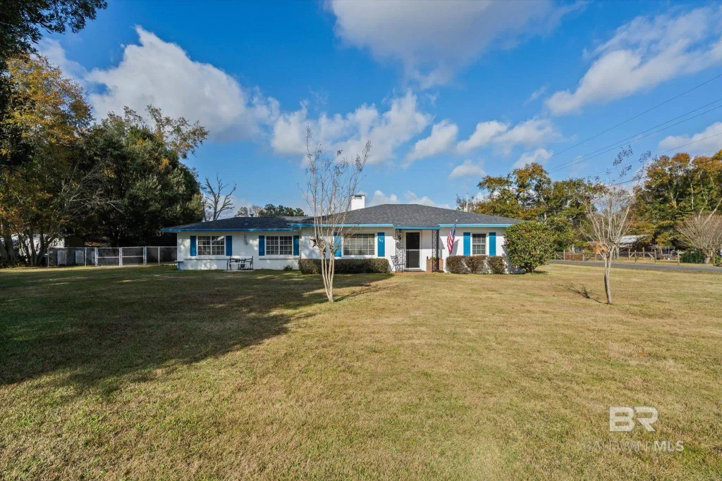 302 W Jefferson Street, Summerdale