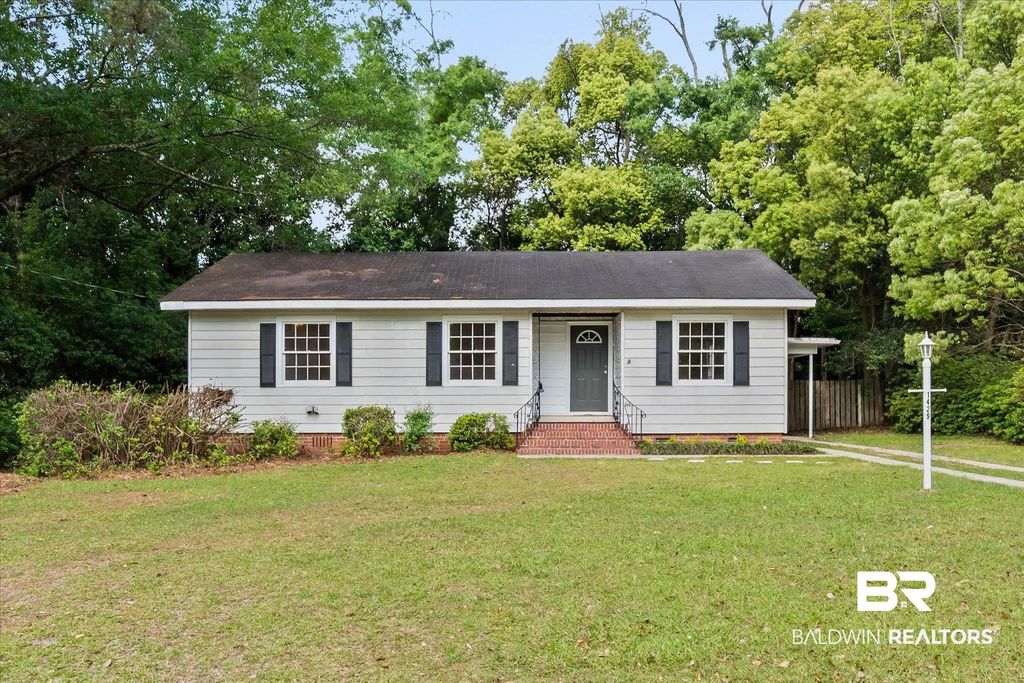 1429 Forest Dale Drive, Mobile