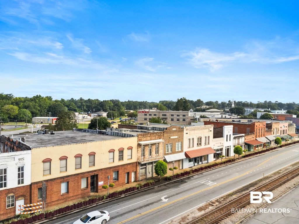 121 Saint Joseph Avenue, Brewton