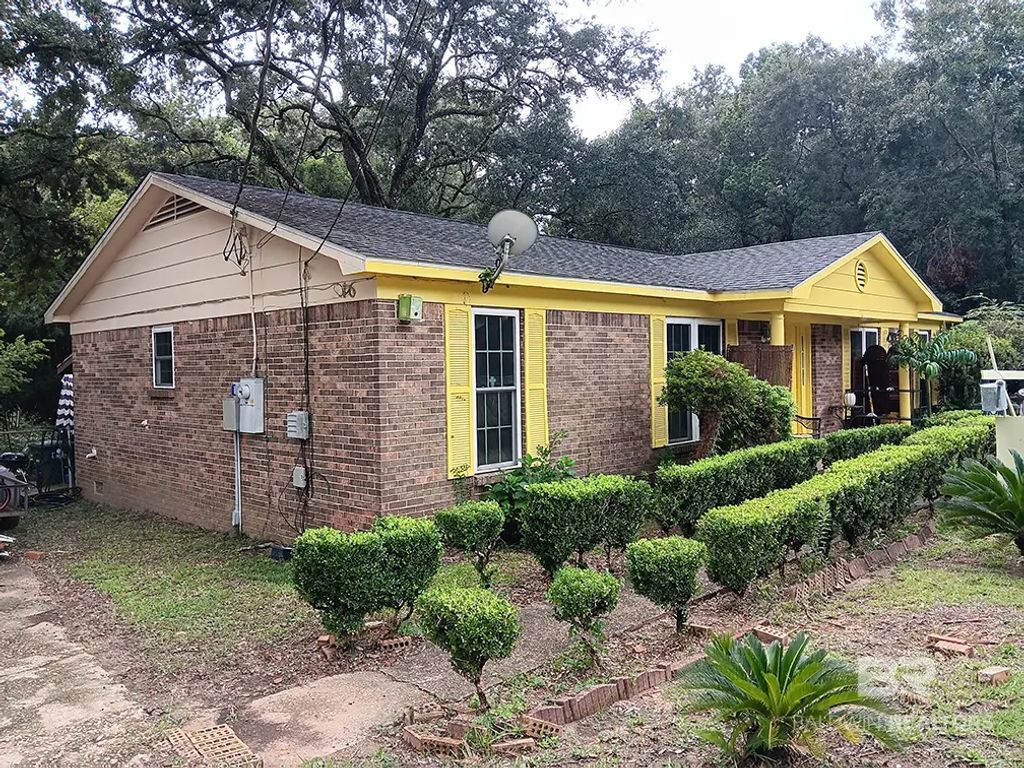 1304 Oak Street, Daphne