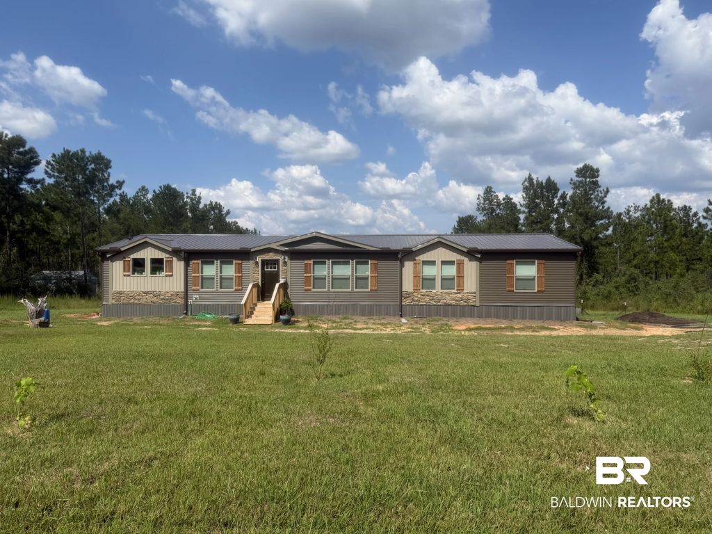 26641 Linholm Road, Robertsdale