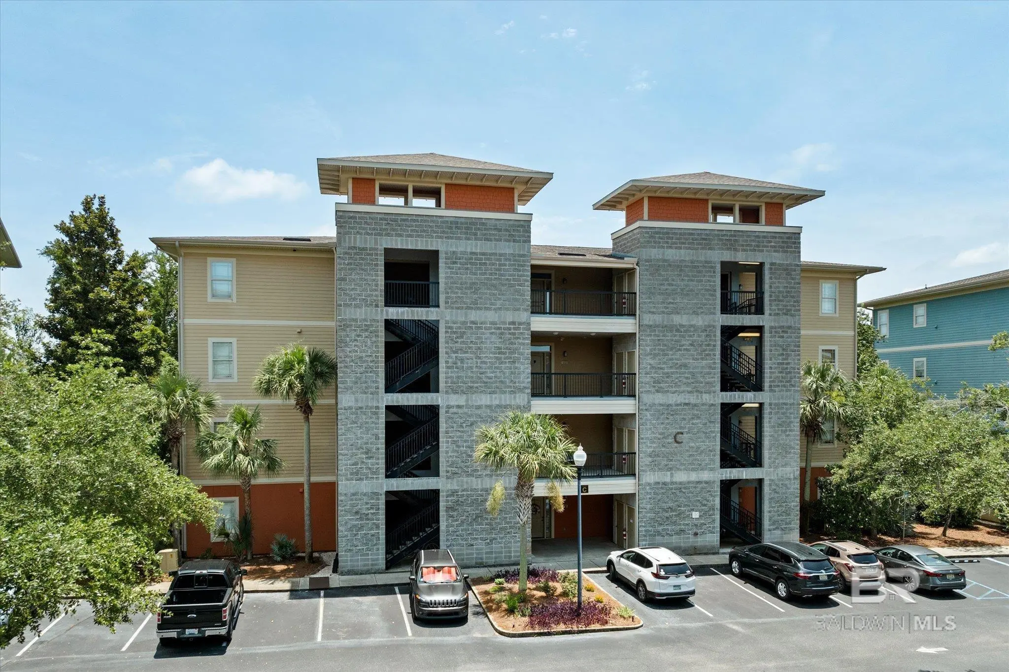 Photo of Listing #381406