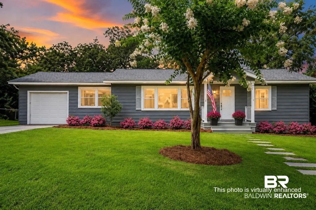 216 Pinecrest Lane, Fairhope