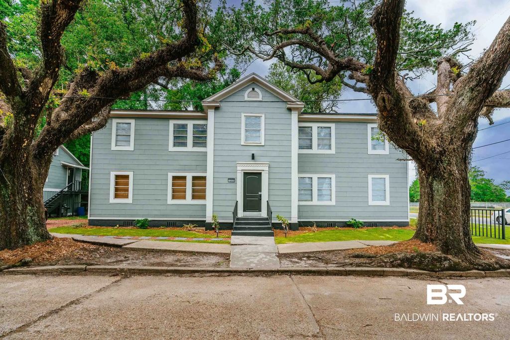 1300 Illinois Street, Mobile