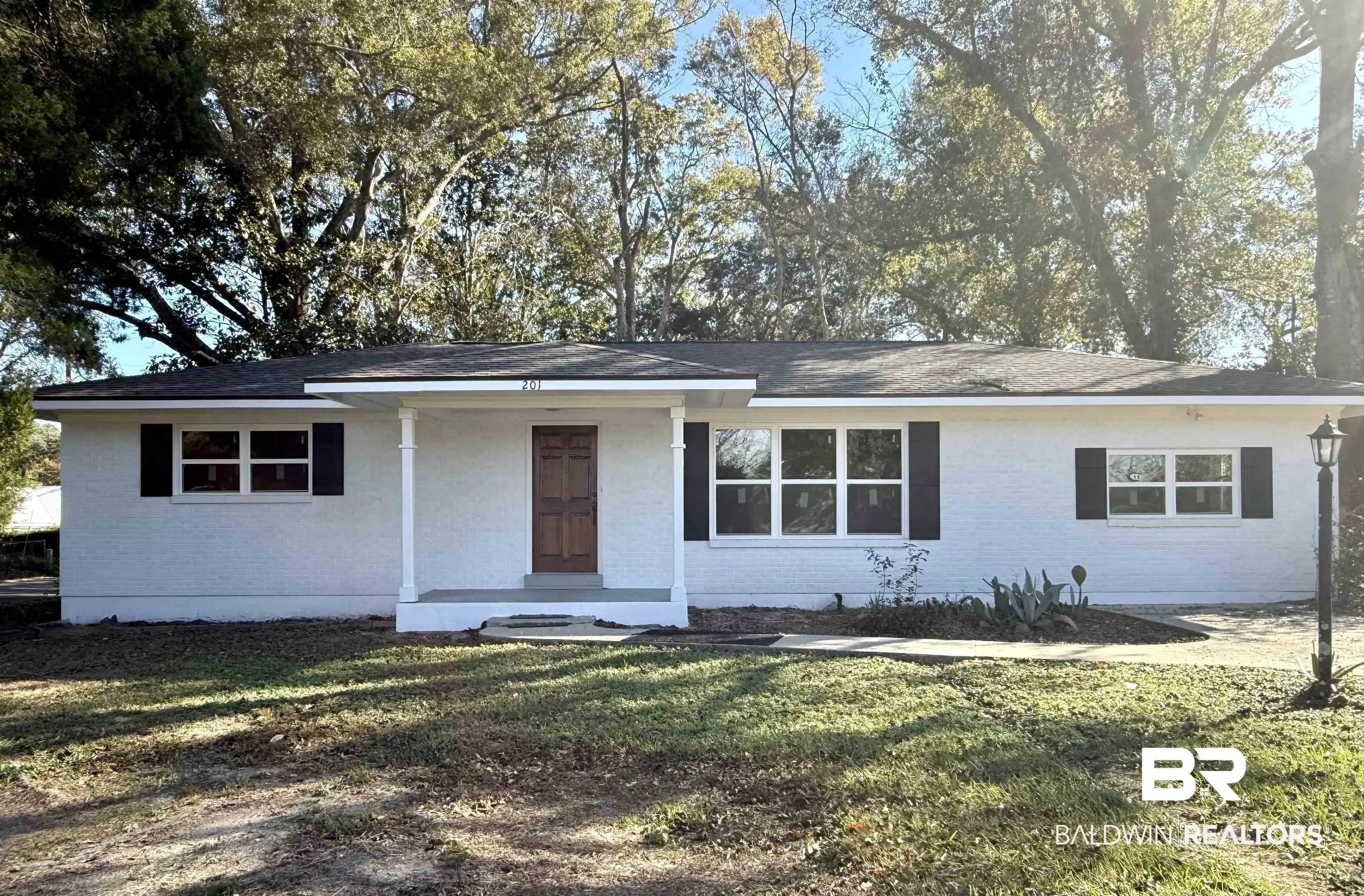 Photo of Listing #389096