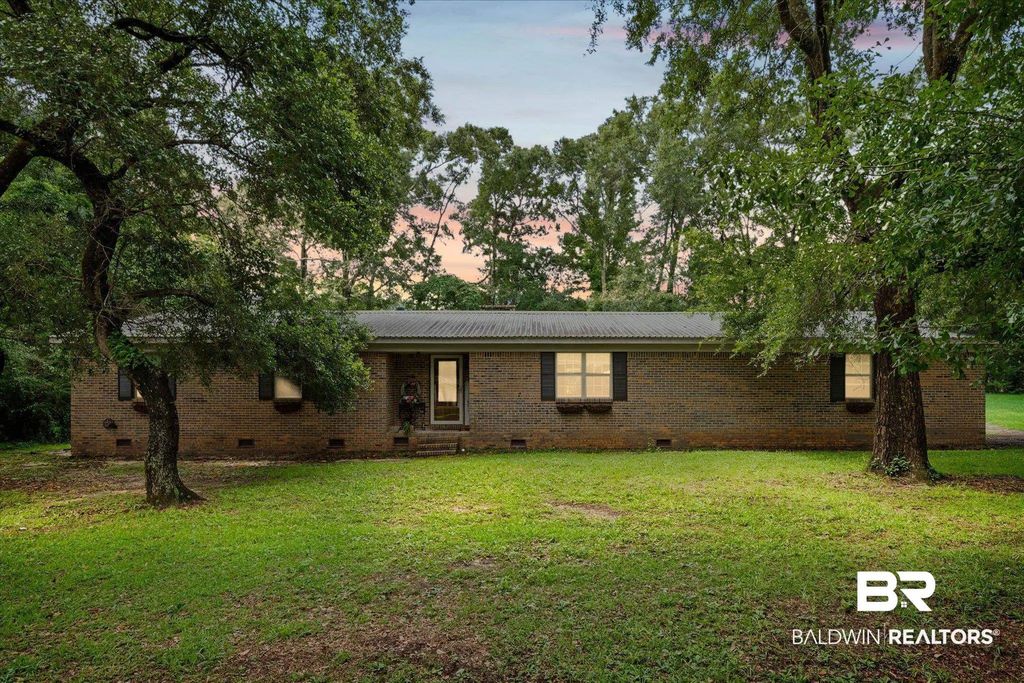 10751 Longview Drive, Grand Bay