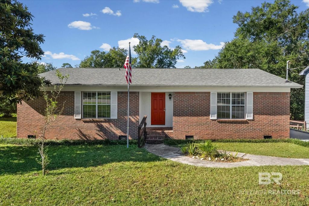 2067 Club House Drive, Lillian