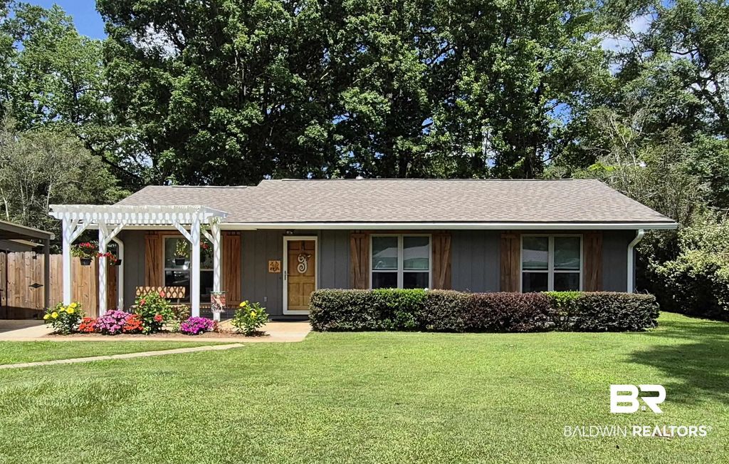 105 Lakewood Drive, Evergreen