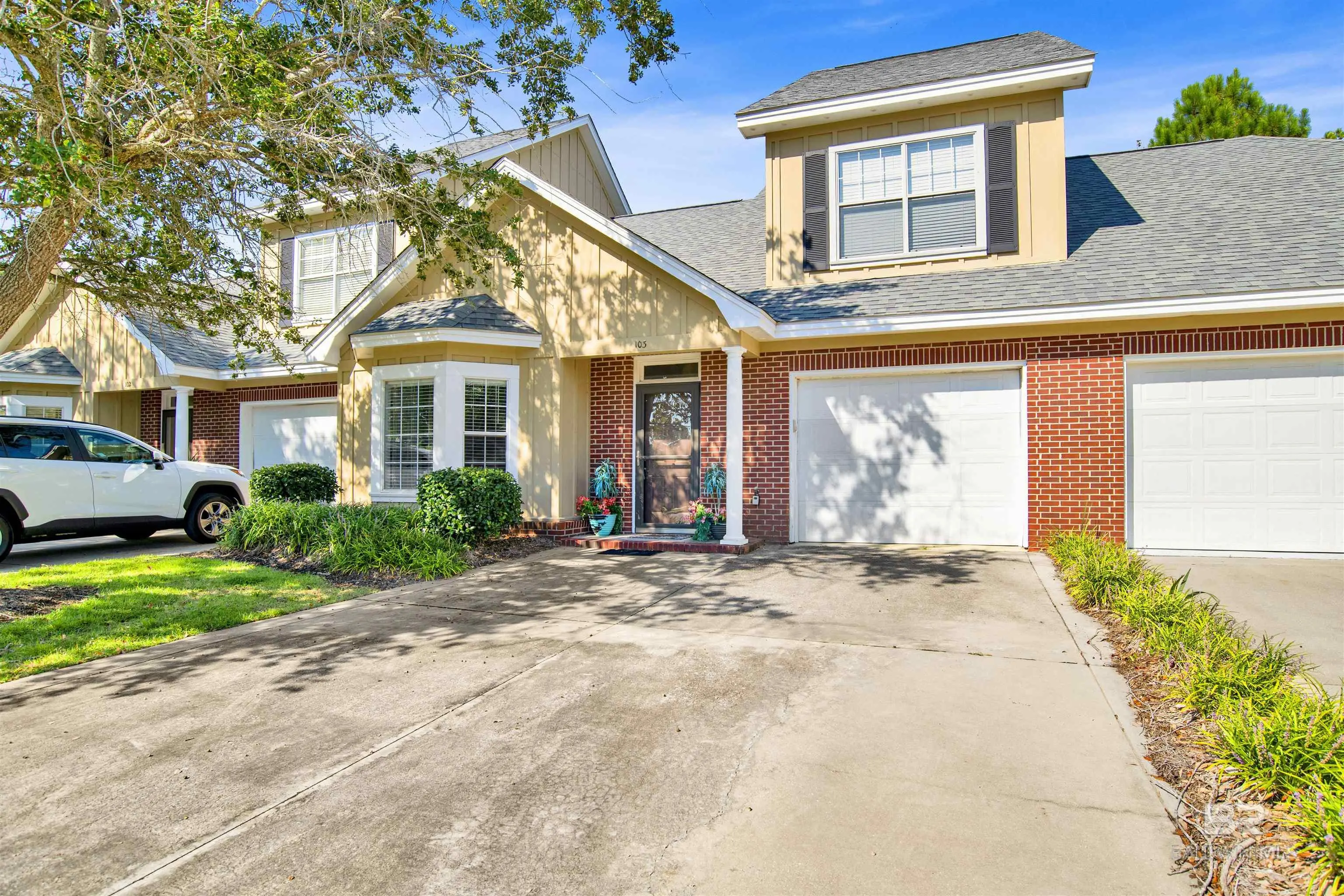 Photo of Listing #385321