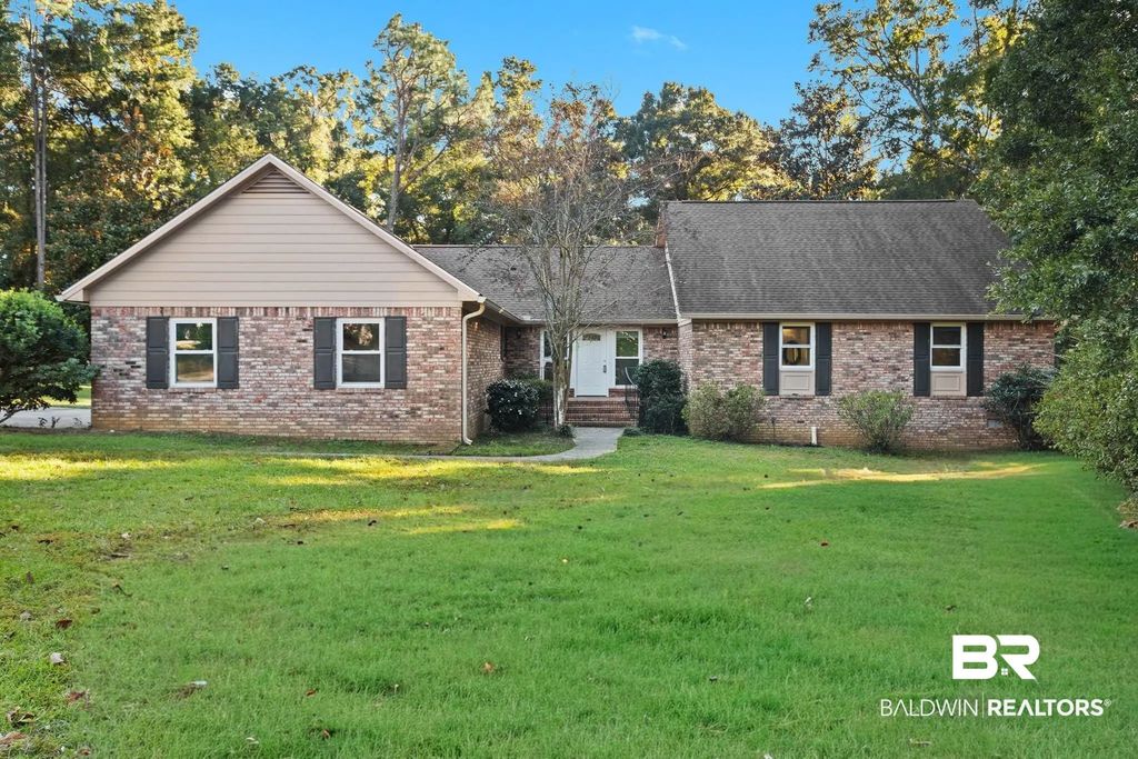 802 Pinewood Court, Daphne
