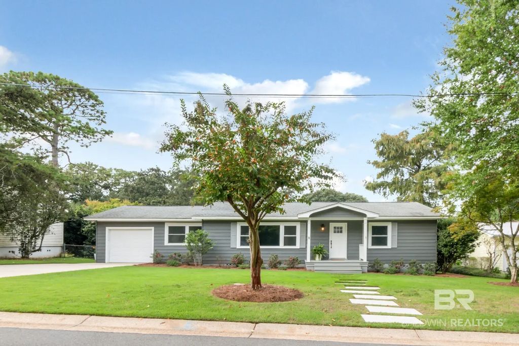 216 Pinecrest Lane, Fairhope