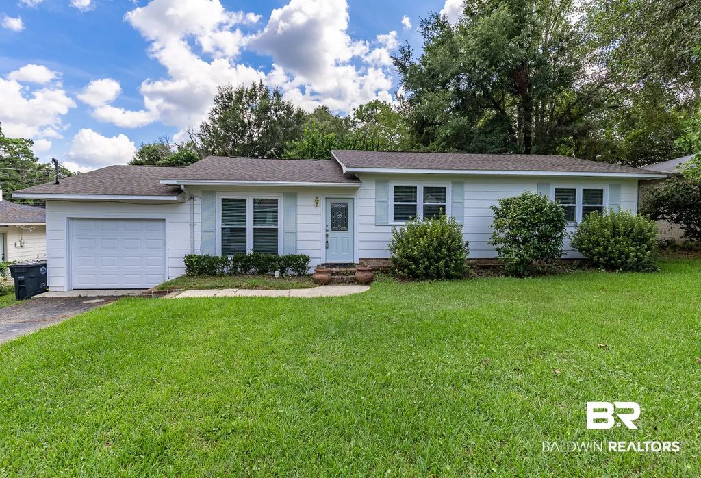 602 Gayfer Avenue, Fairhope