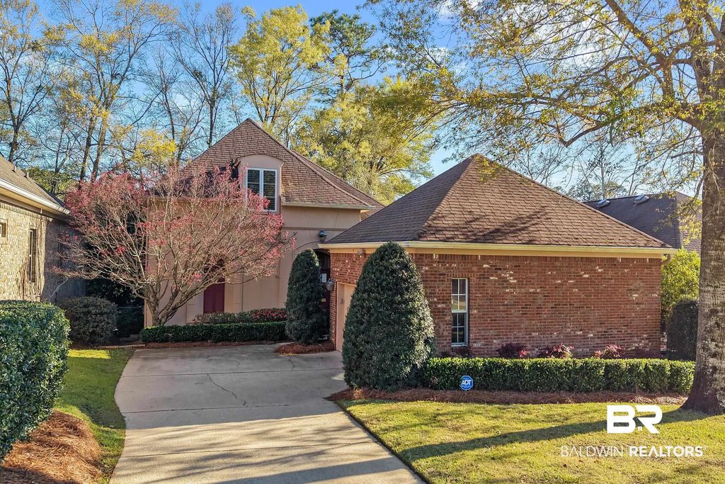 105 North Creek Circle, Fairhope