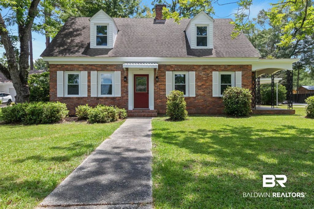 900 Lovelace Avenue, Brewton