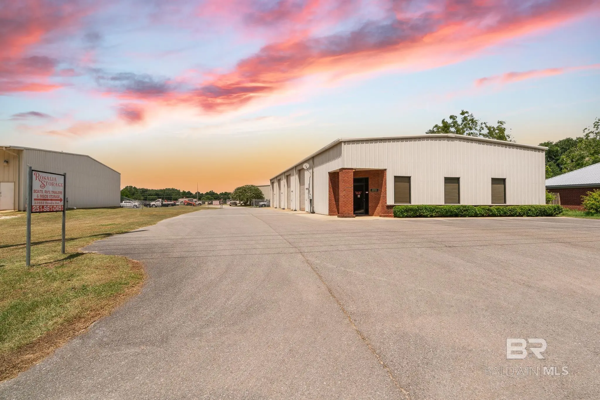 Photo of Listing #390641