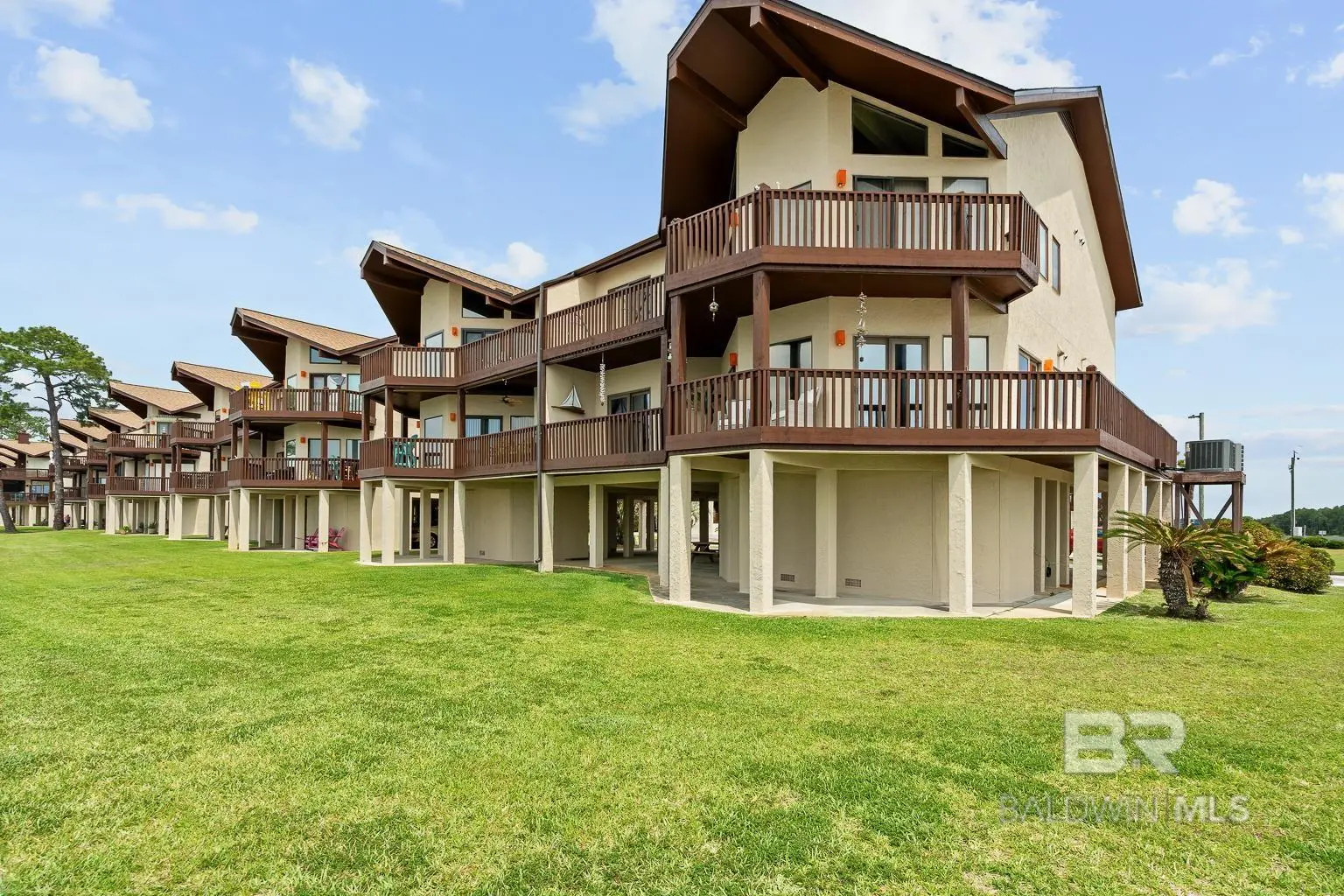 Photo of Listing #378843