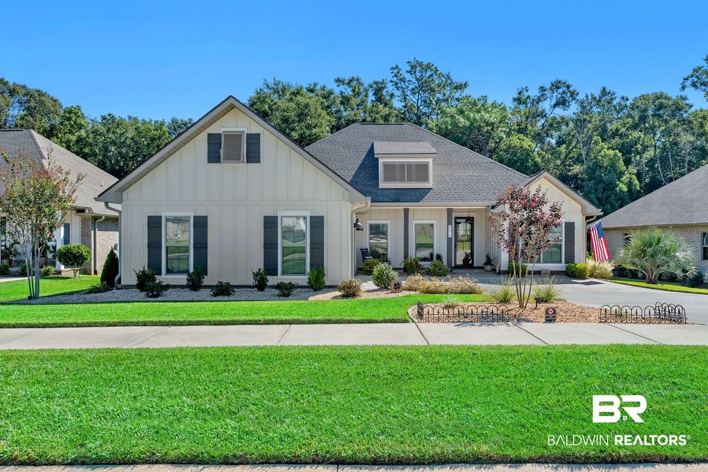 651 Mcarthur Lane, Fairhope
