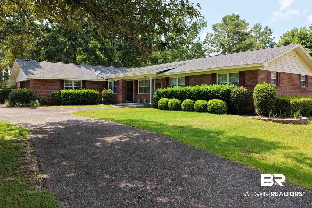 154 Perry Lane, Atmore
