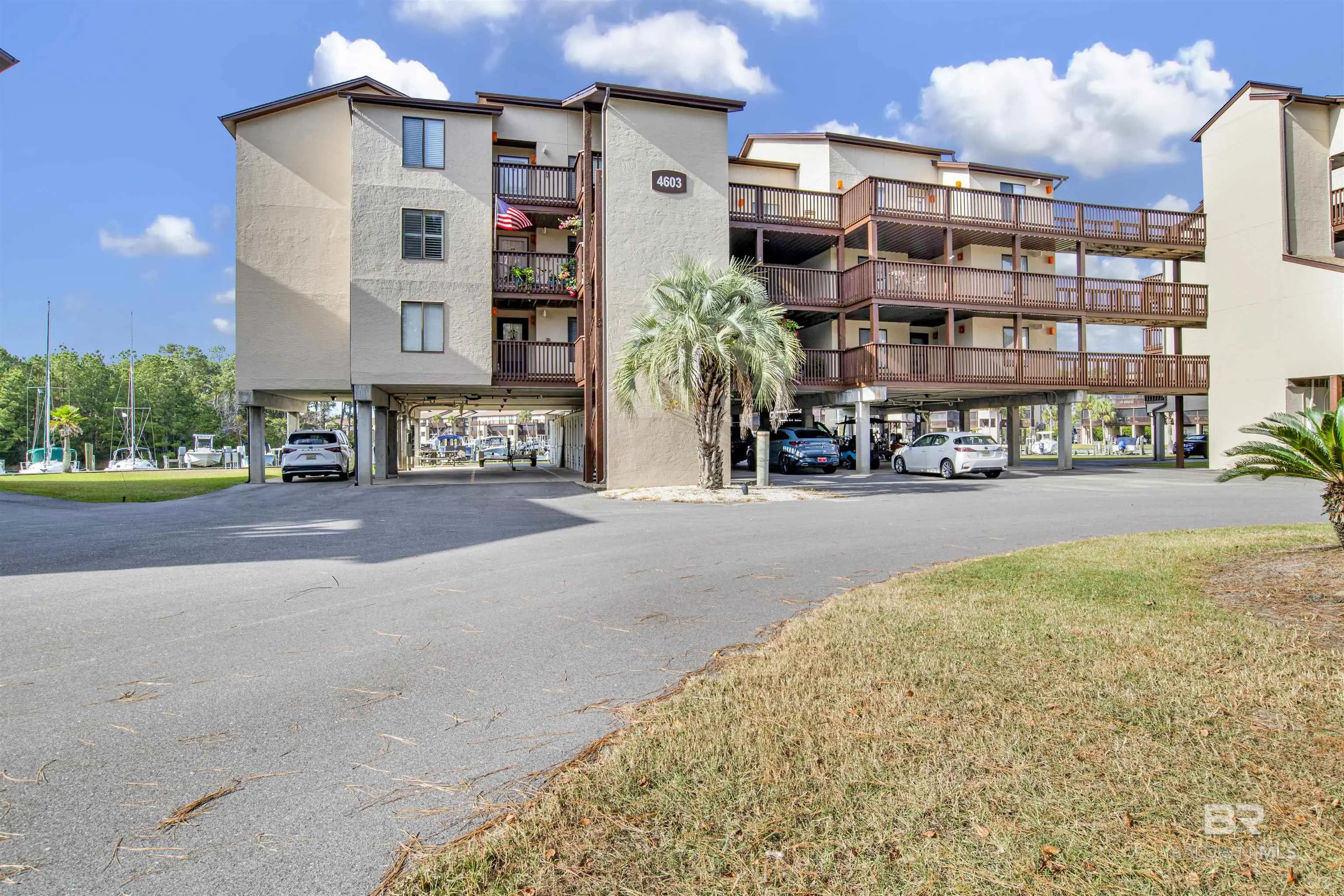 Photo of Listing #370646