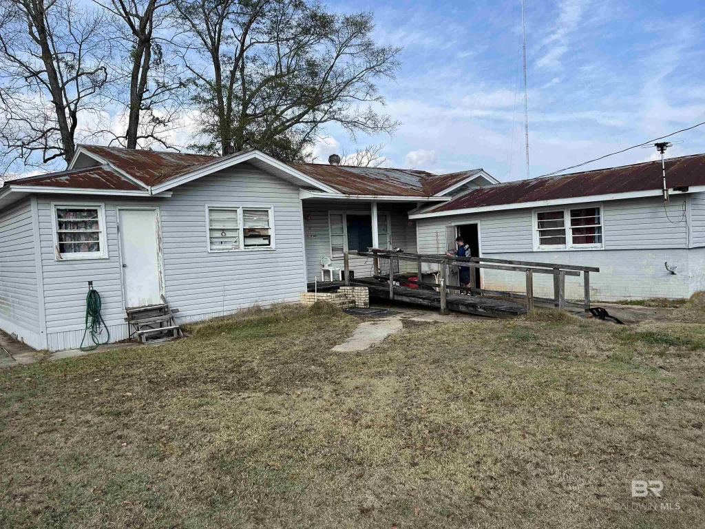 107 W Avenue A, Atmore