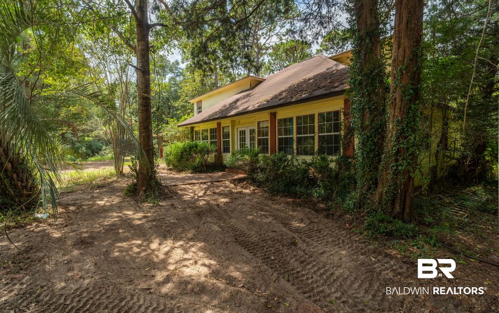 25193 Hilltop Lane, Loxley