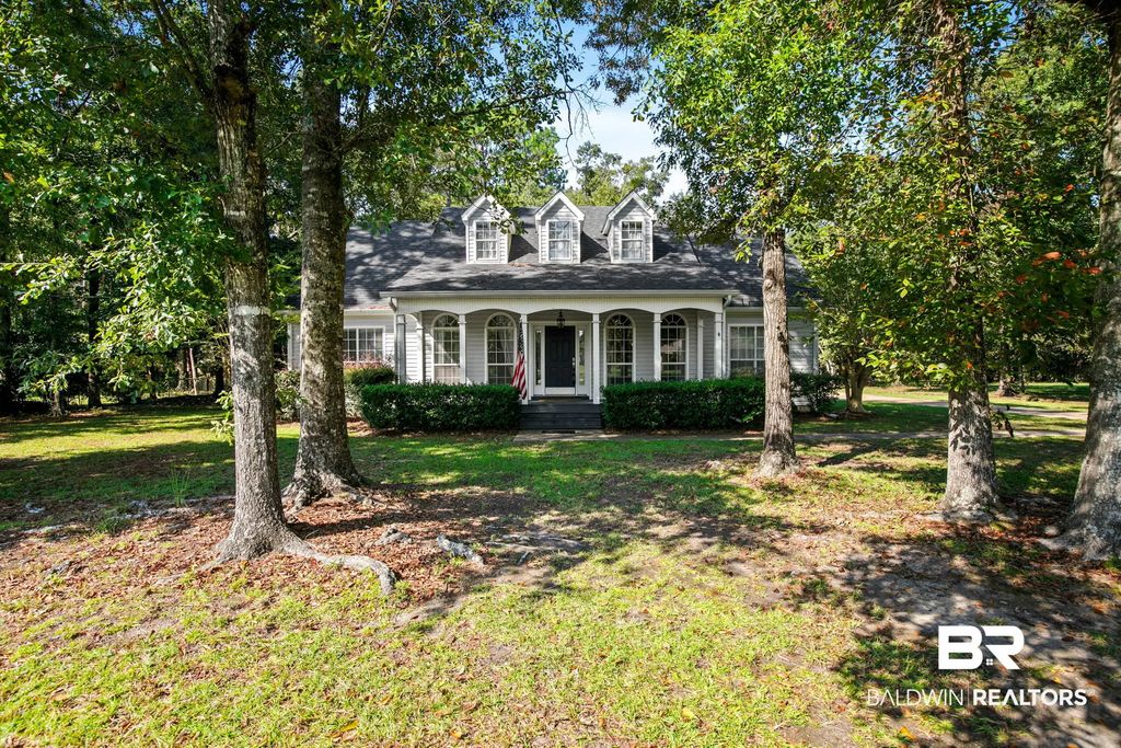 907 Mixon Avenue, Bay Minette