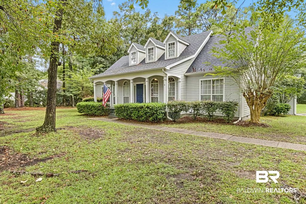 907 Mixon Avenue, Bay Minette