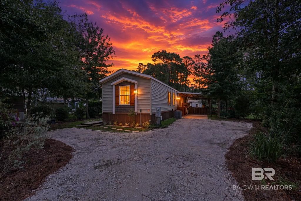 1124 Santa Anna Lane, Lillian