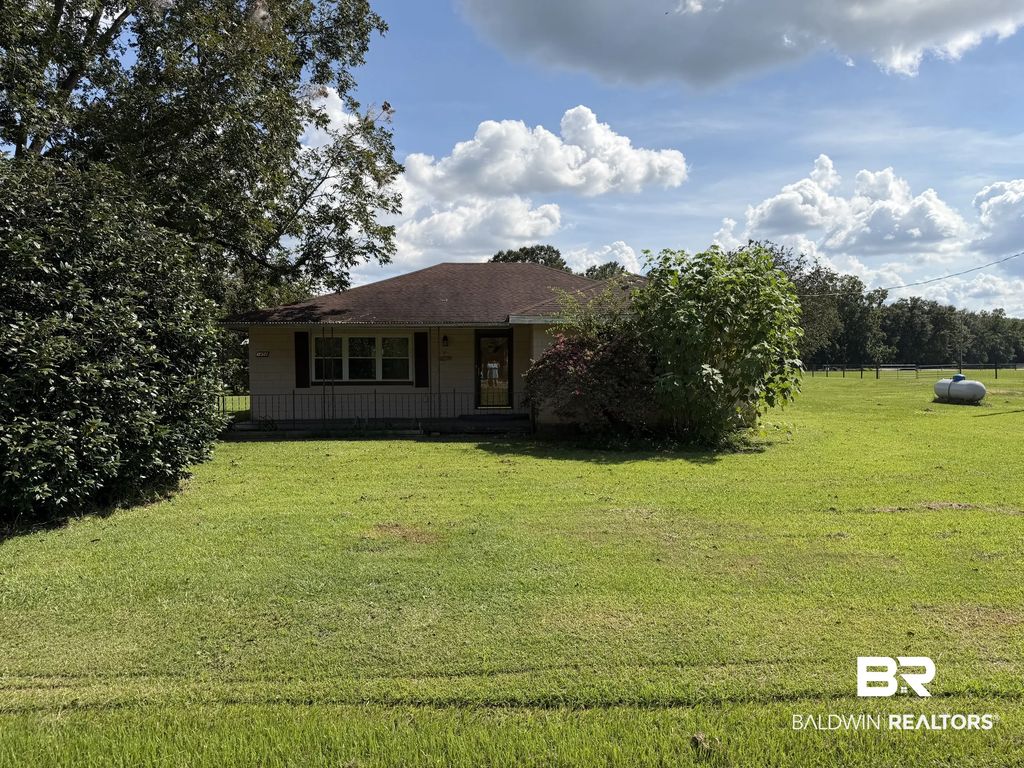 1450 Mccullough Road, Atmore