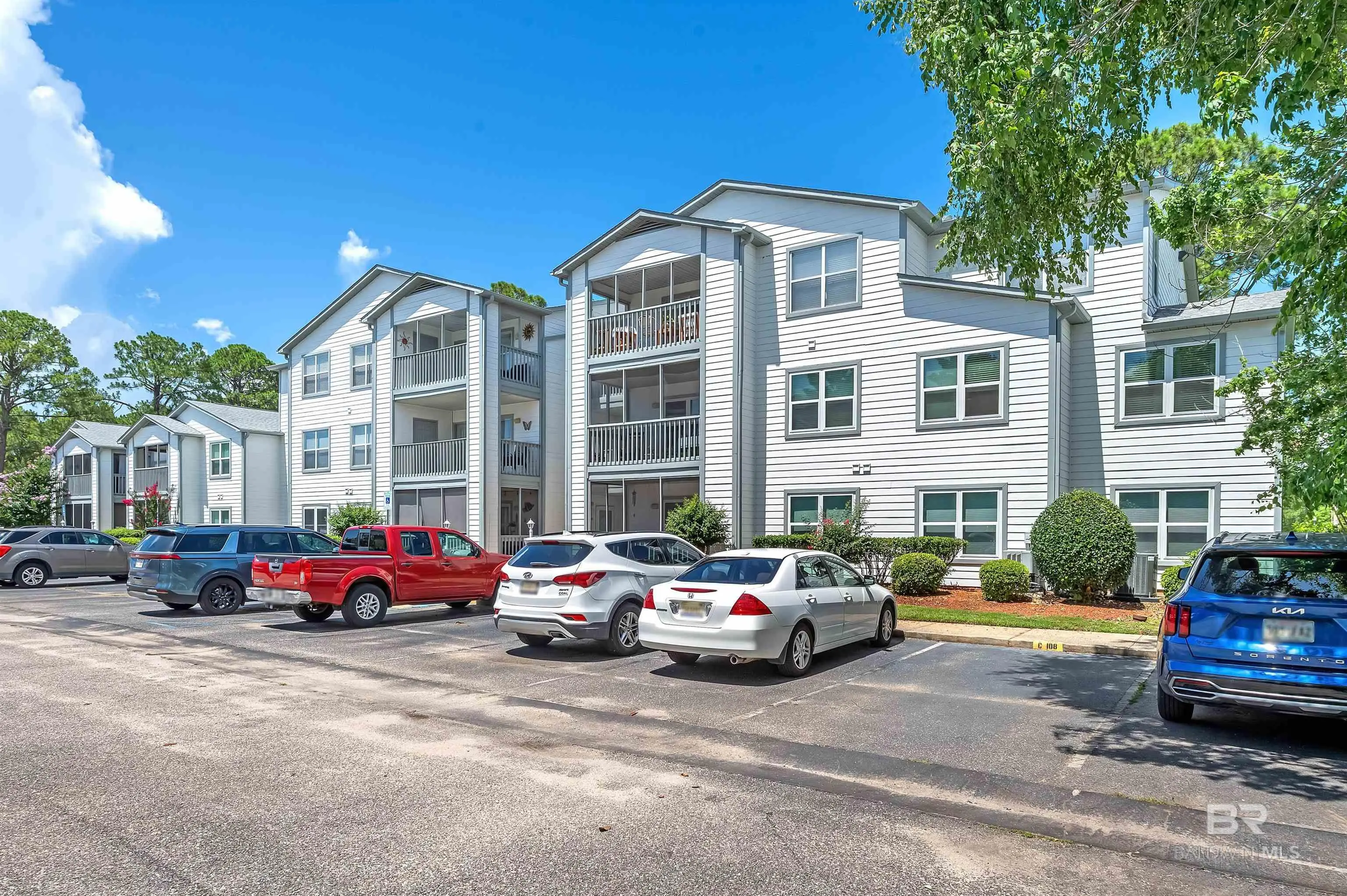 Photo of Listing #381439