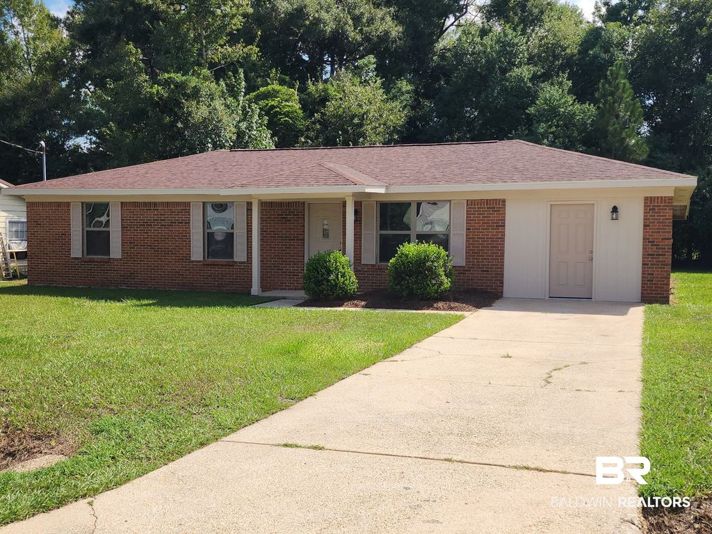 313 Woodlawn Avenue, Atmore