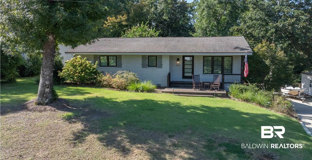 206 Volanta Avenue, Fairhope