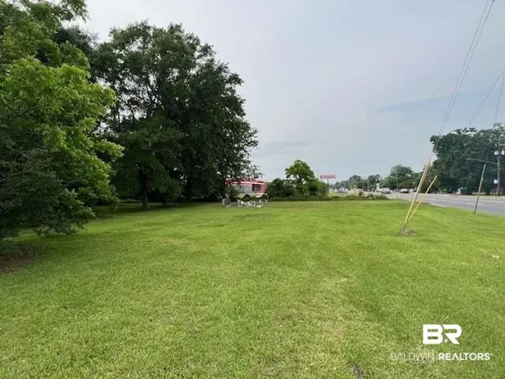 623 N Main Street, Atmore