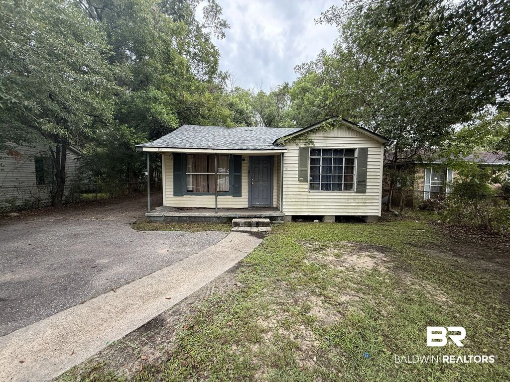 212 11th Avenue, Chickasaw
