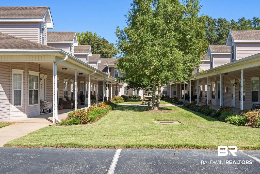 102 Courthouse Dr Apt 5, Fairhope