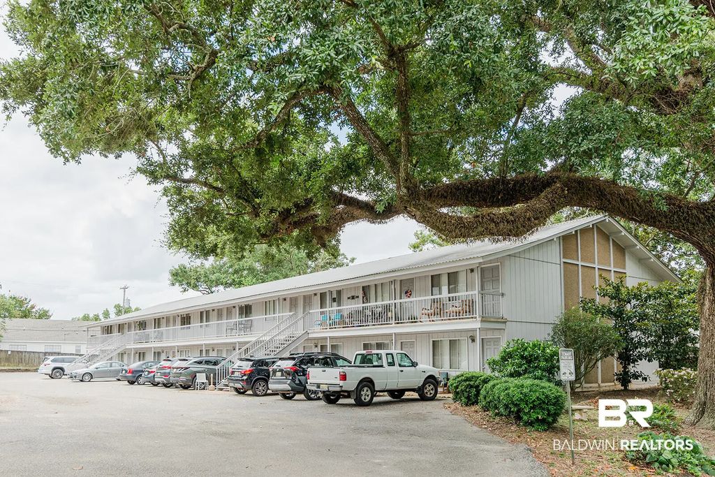 208 Fairhope Ave 18, Fairhope
