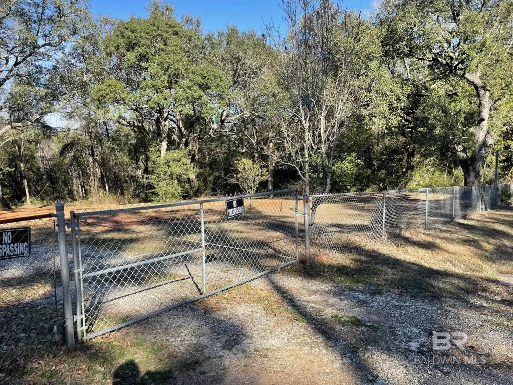 25519 Waterworld Road, Robertsdale