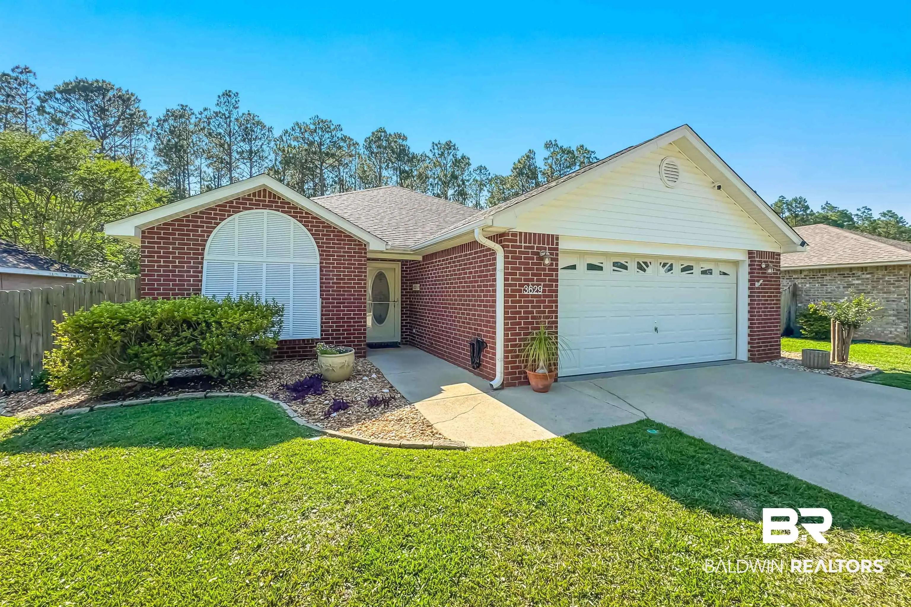 Photo of Listing #396575