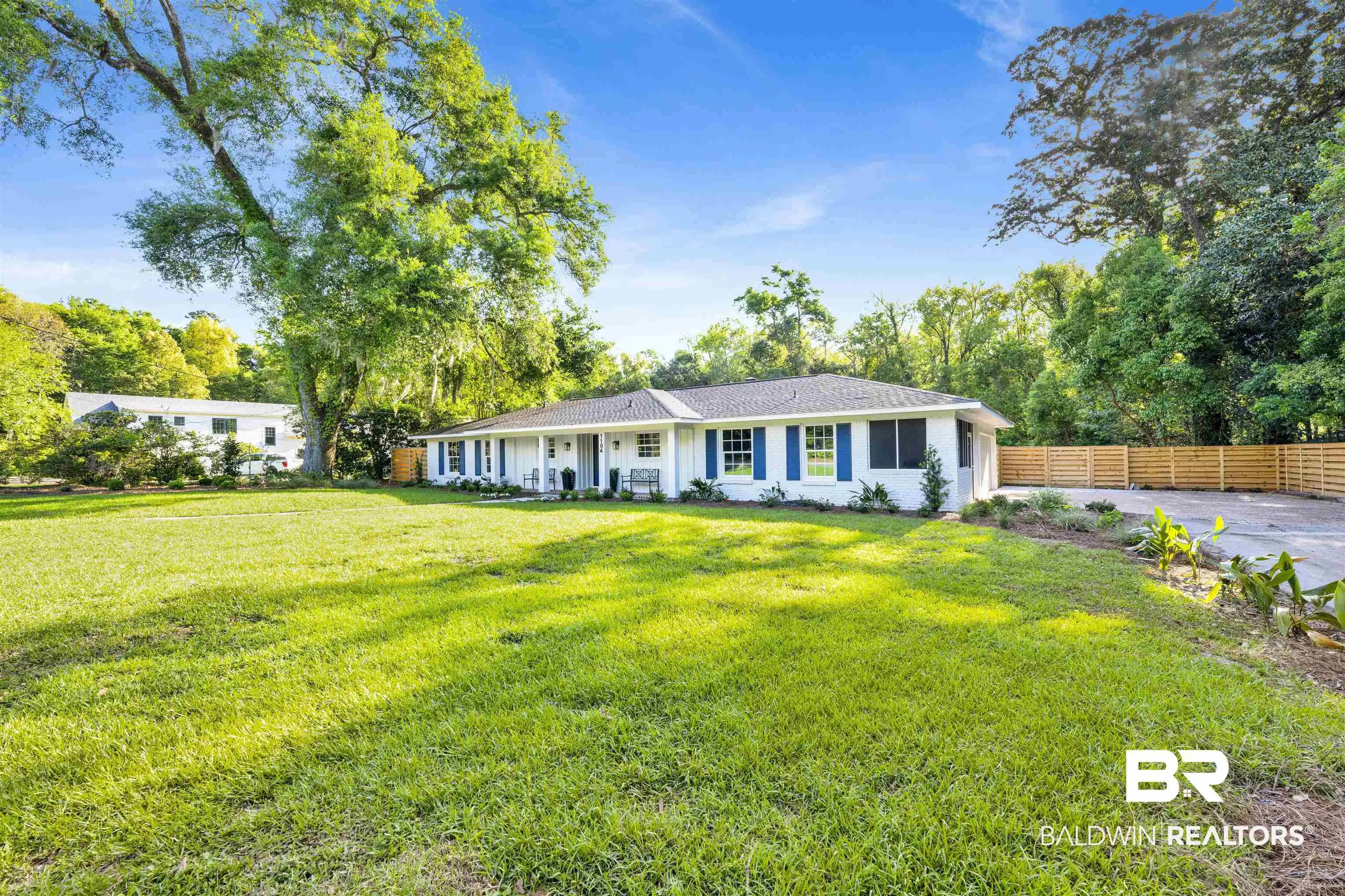 Photo of Listing #394918