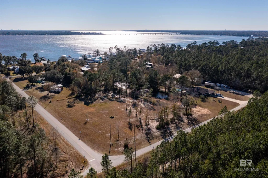 Rester Avenue, Lillian