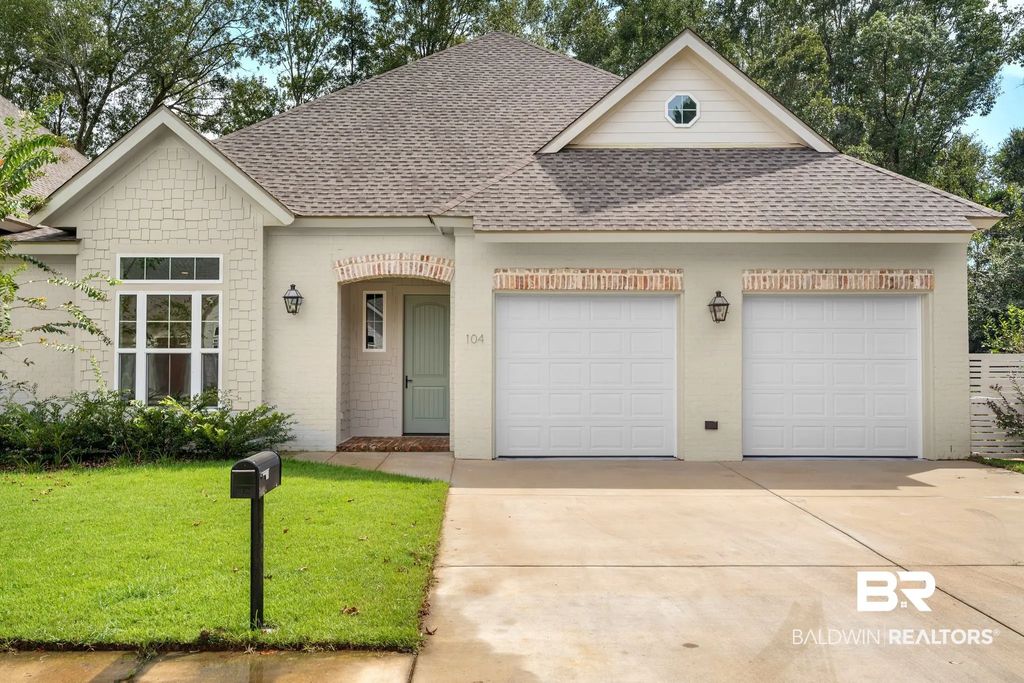 104 Sadie Ln, Fairhope