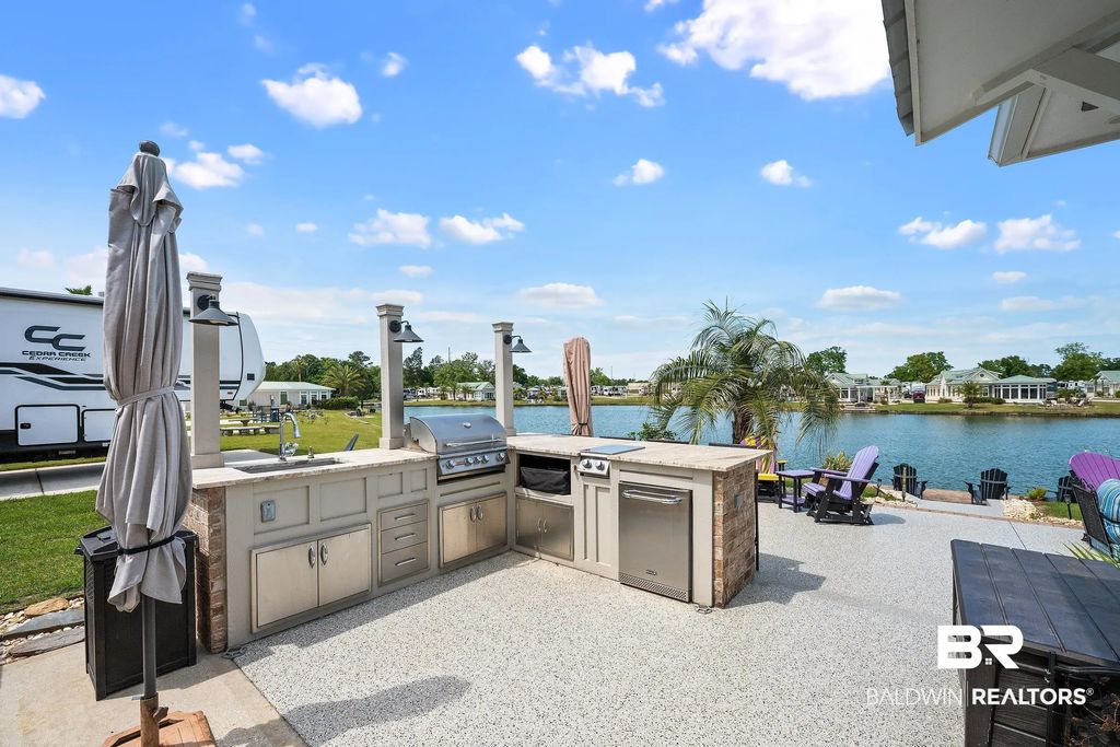 12088 Gateway Drive, Elberta