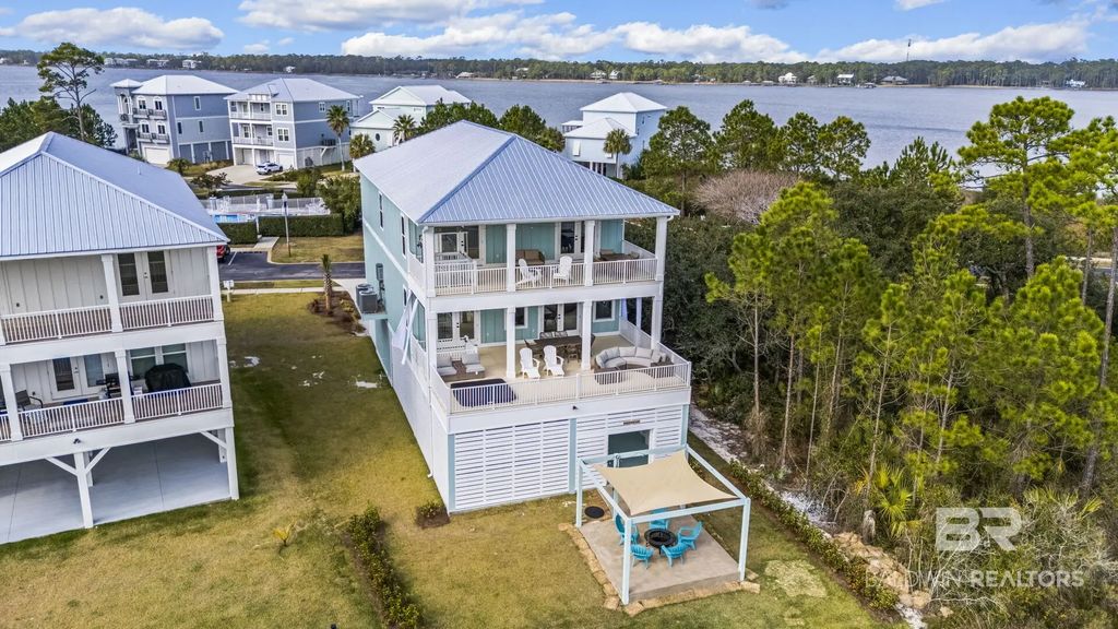 927 Heron Point Dr, Gulf Shores