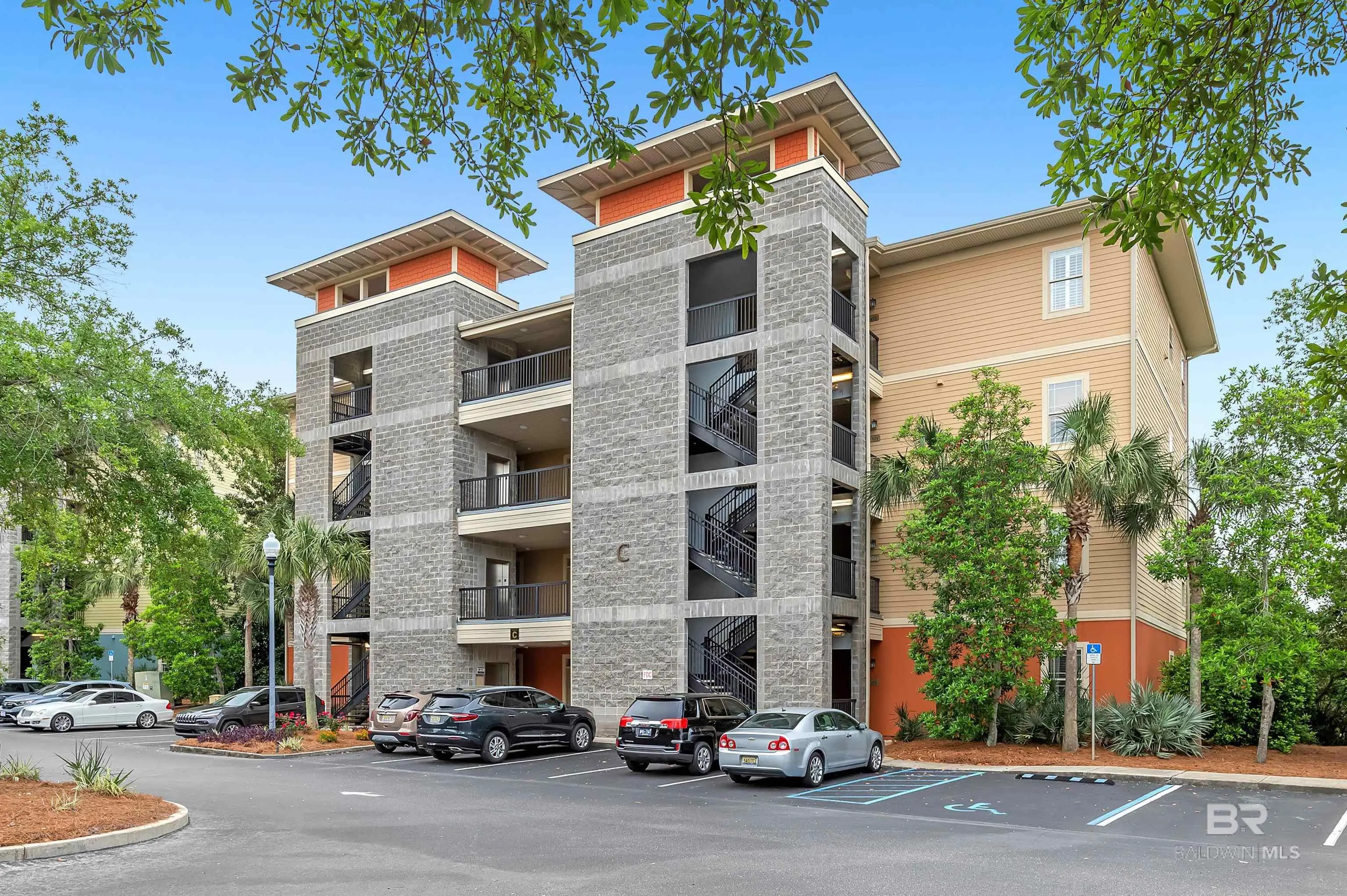 Photo of Listing #380795