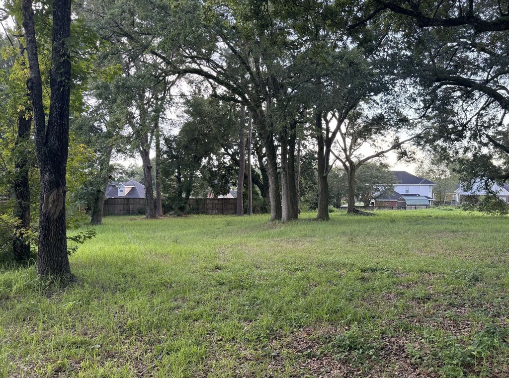 7241 Grelot Rd, Mobile