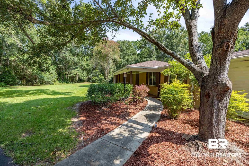 13677 Rebel Road, Theodore