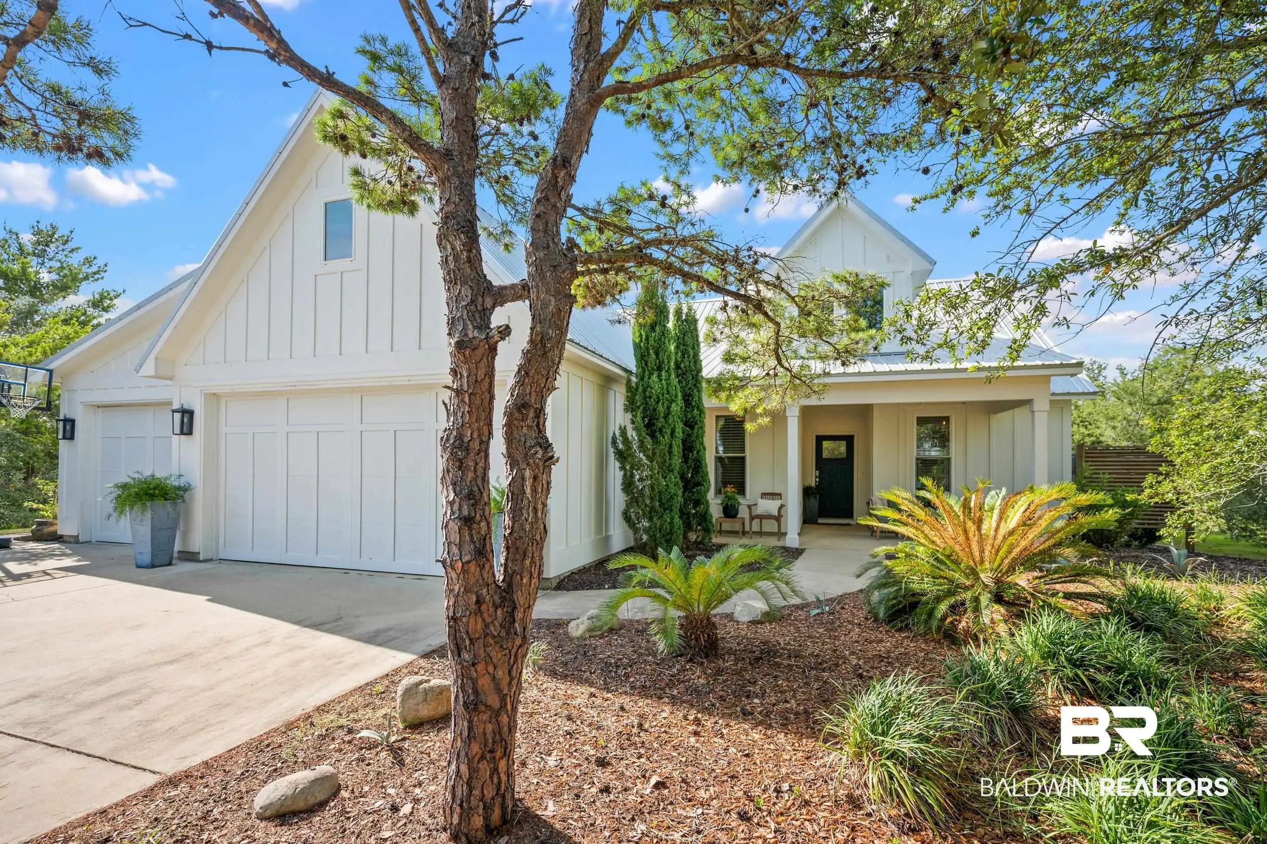 Photo of Listing #380557
