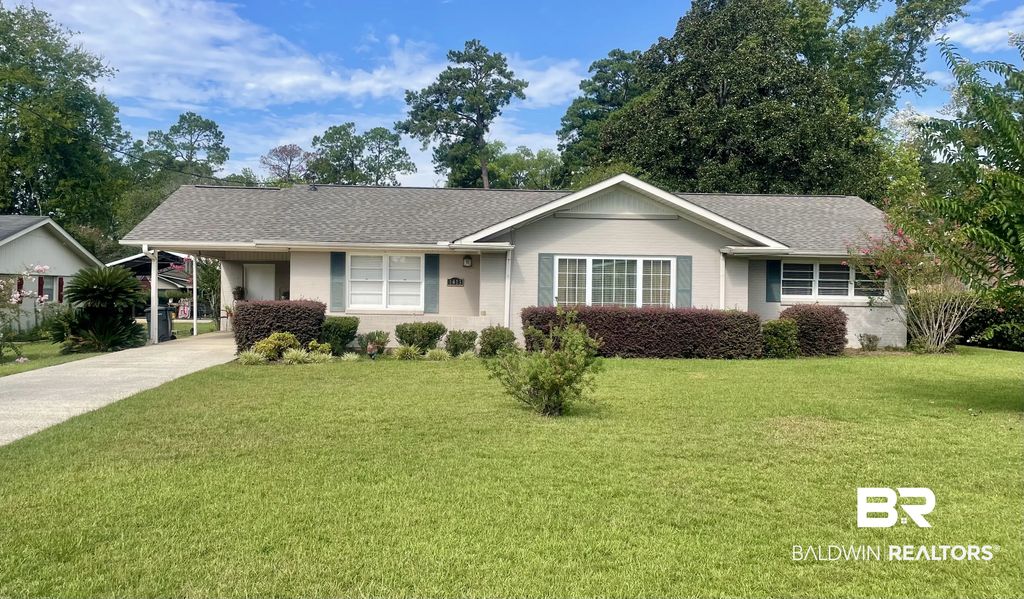1413 Mcmillan Avenue, Brewton